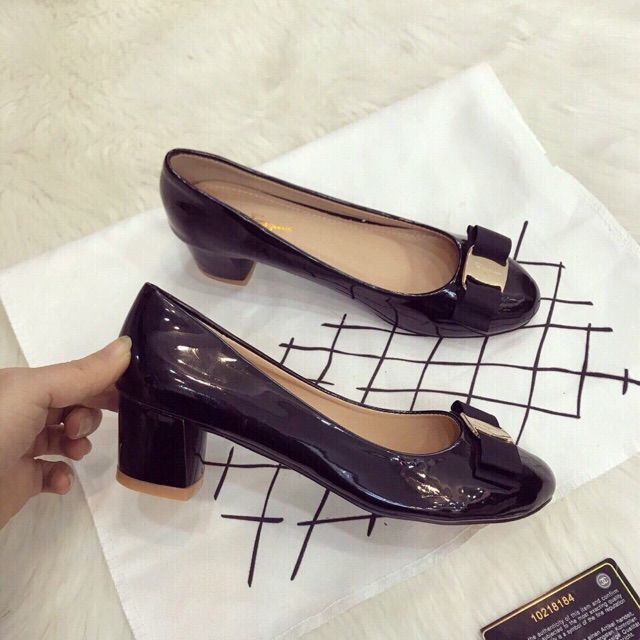 Giày gót vuông savatore đen, đỏ