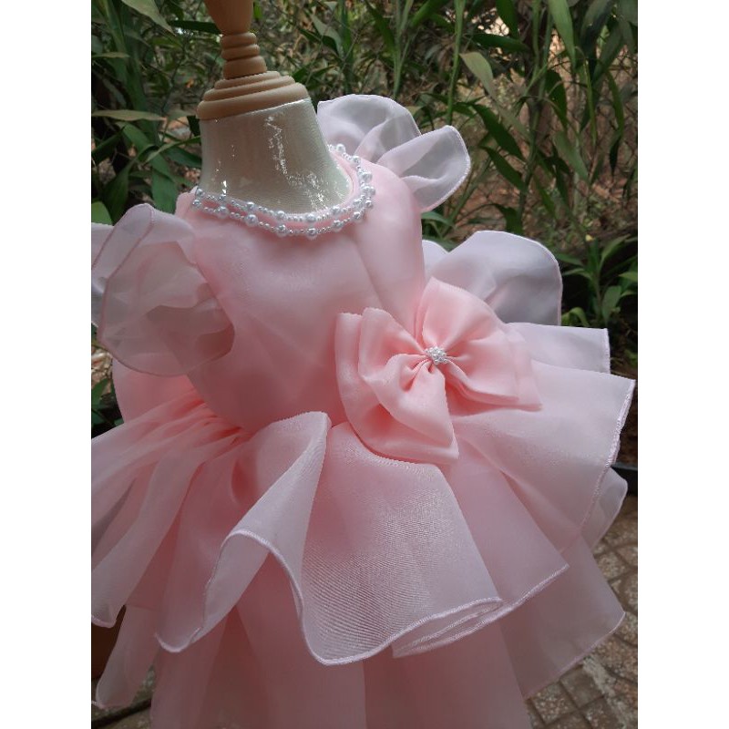 Váy công chúa thiết kế cho bé kèm cài tóc