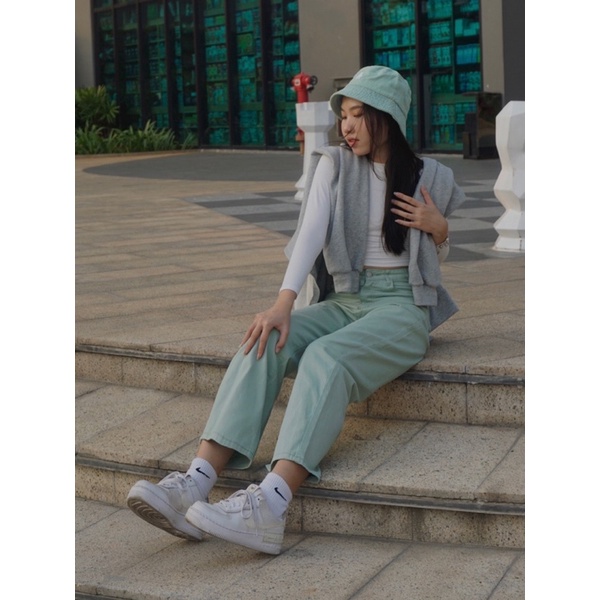 Quần jeans ống suông màu mint pastel