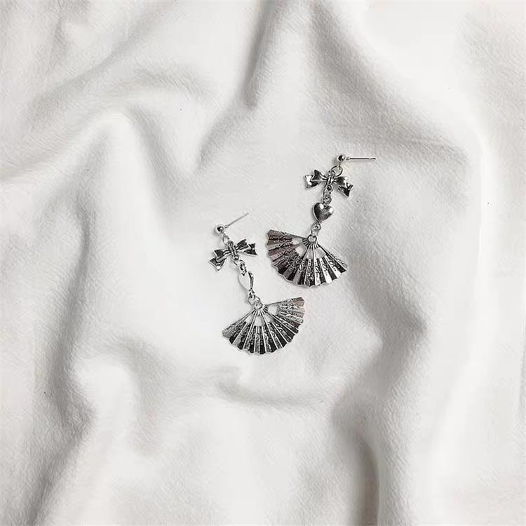 Khuyên Tai Dạng Xỏ Hình Nơ Nhỏ Xinh Xắn Phong Cách Đường Phố Cá Tính