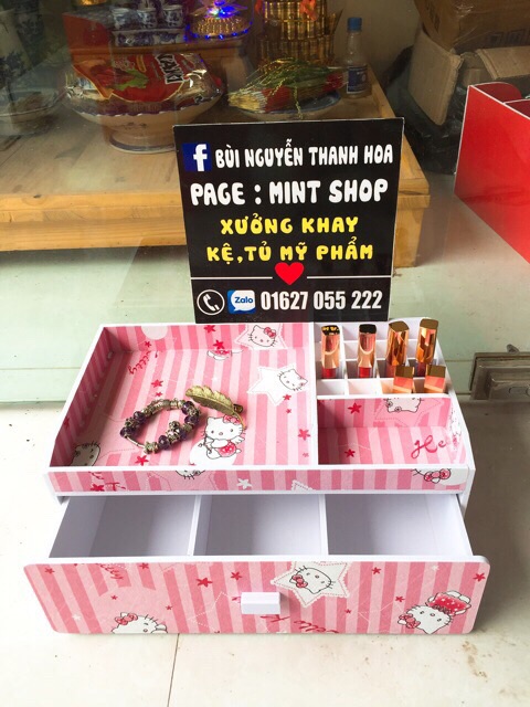 Kệ mỹ phẩm đại 35cm hello kitty sọc