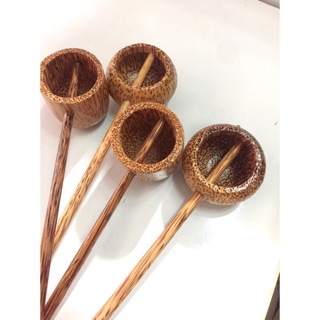 Gáo dừa múc rượu