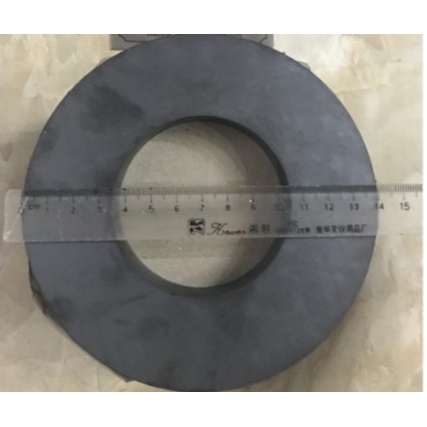 Nam châm đen Ferrite 140*20 lỗ 70mm