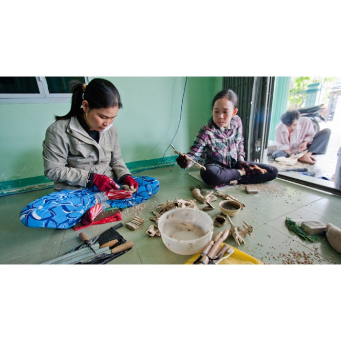 Trầm hương Khánh Hòa - Nhang trầm hương cao cấp làm quà tặng có hộp