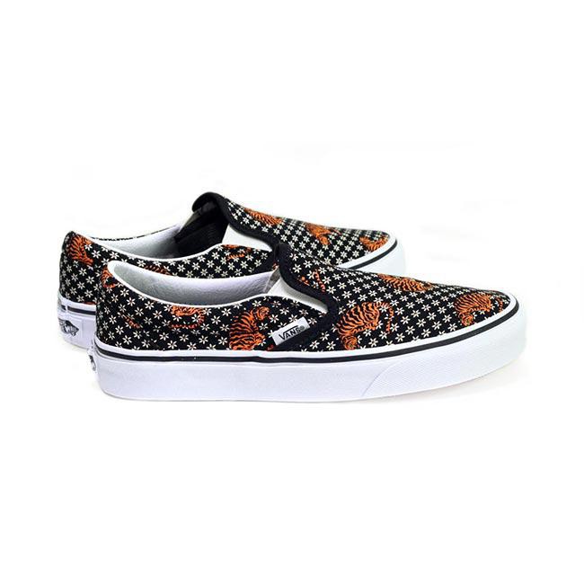 Giày sneakers Vans UA Classic Slip-On Tiger Floral VN0A4U3819M