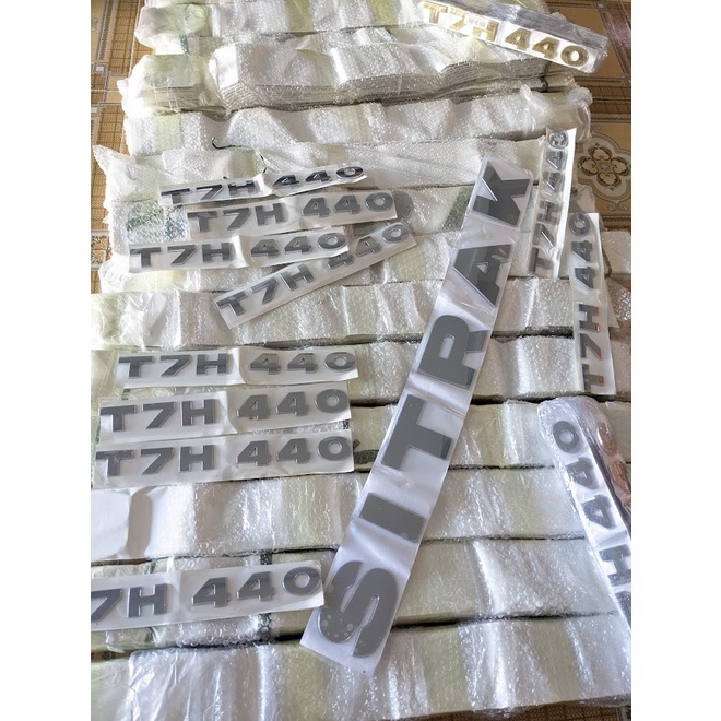 Chữ Sitrak bạc, vàng, Chữ T7H 440 bạc vàng, giá trên là từng chữ mua cả bộ chọn thêm