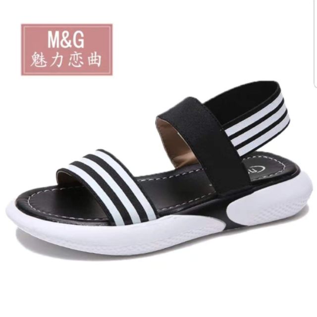 Dép quai hậu