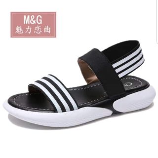 Dép quai hậu