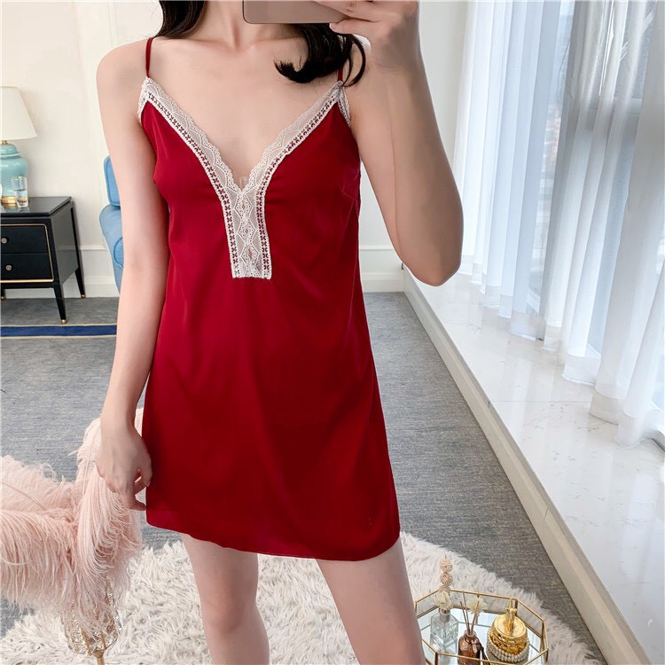 Set Váy ngủ lụa sexy hai dây phối ren ngực tinh tế và Áo choàng ngủ tay lững phối ren cao cấp