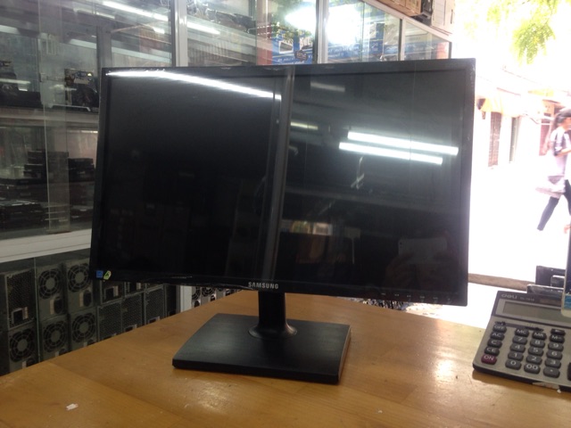 Màn samsung LS 24C30-hàng cũ