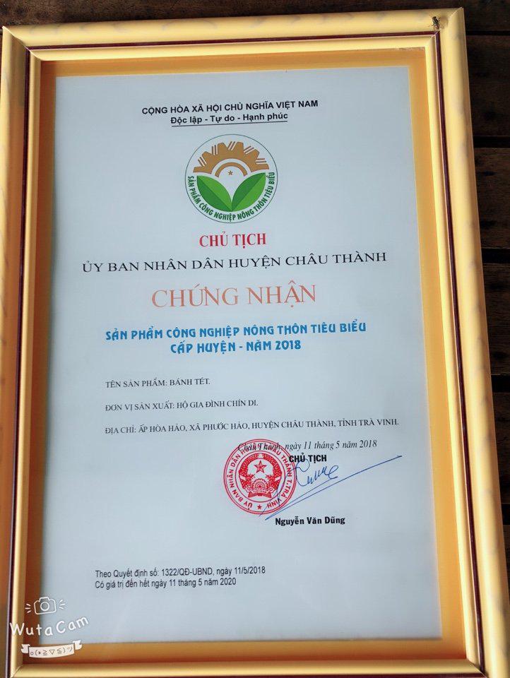 BÁNH TÉT CHUỐI TRÀ CUÔN,NẾP MỀM, DẺO, NGON 1ĐÒN 900G