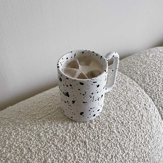 Cốc sứ Handmade Cruved Handle Mug-Speckled /Cốc sứ vẩy đen trứng cút Essential Homewares