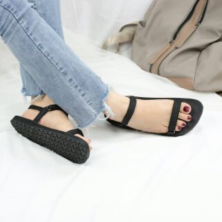 Sandal nữ quai ngang GIAVY