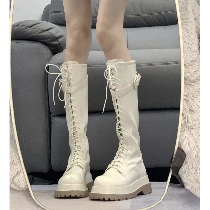 Giày boot đùi nữ dây buộc đế bánh mì phối màu trắng nâu cá tính Bốt đùi nữ đế bánh mì phối dây buộc màu trắng cá tính