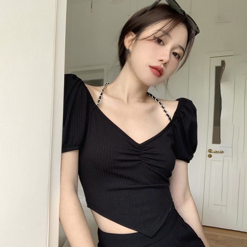 Áo Thun Croptop Ngắn Tay Cổ Chữ V Hở Lưng Phối Dây Xích Phong Cách Quyến Rũ