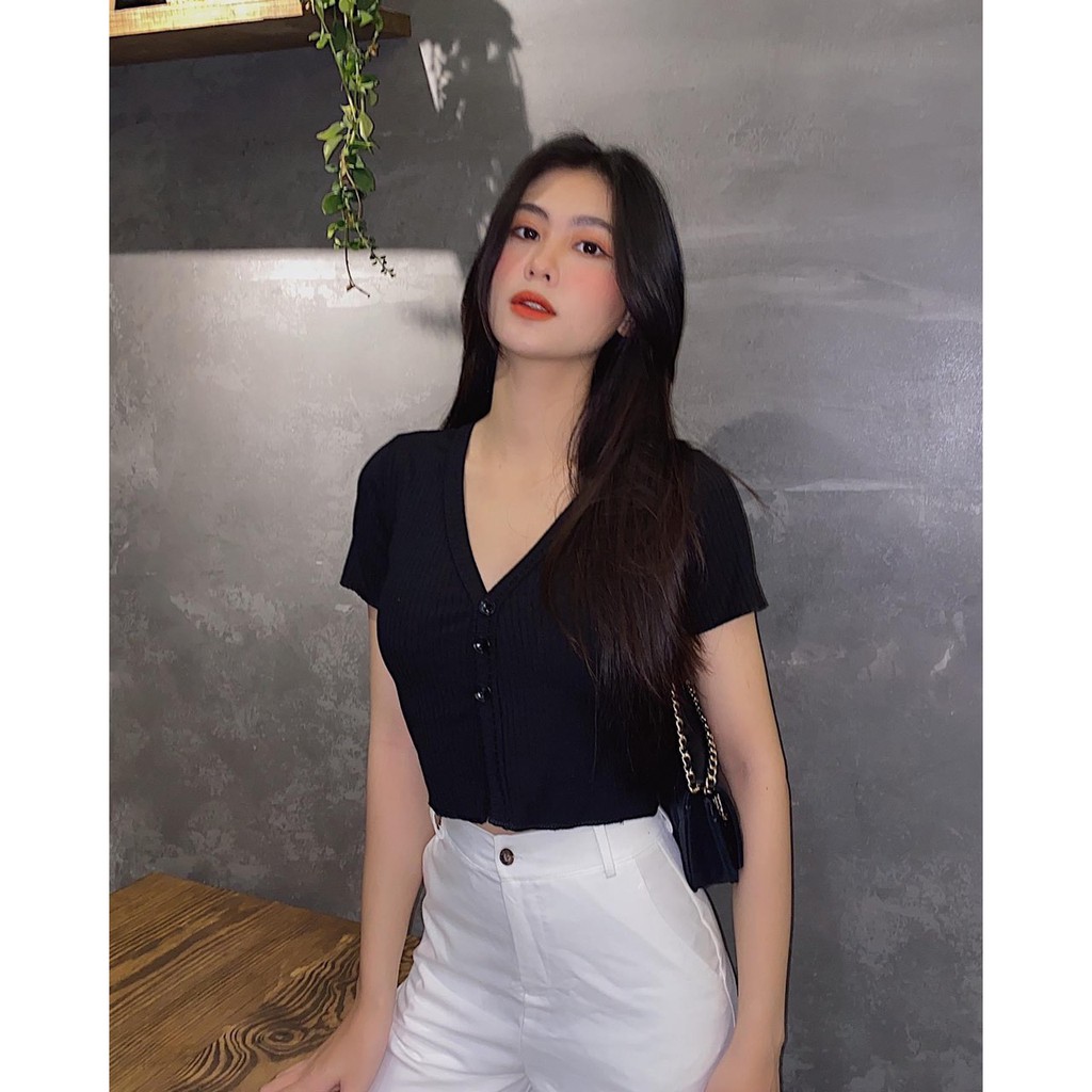Áo croptop 3 nút tay ngắn ôm body | HHVINTAGE