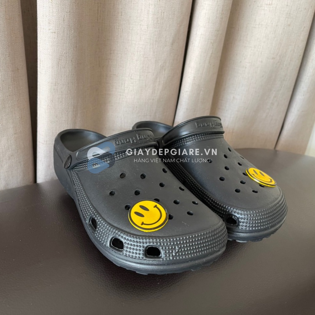 Dép Sục Nam Nữ Crocs Dán Sticker Mặt Cười Phong Cách StreetStyle Năng Động Trẻ Trung - Giaydepgiare88.vn