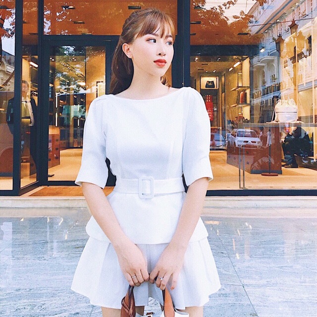 Đầm trắng 2 tầng kèm belt