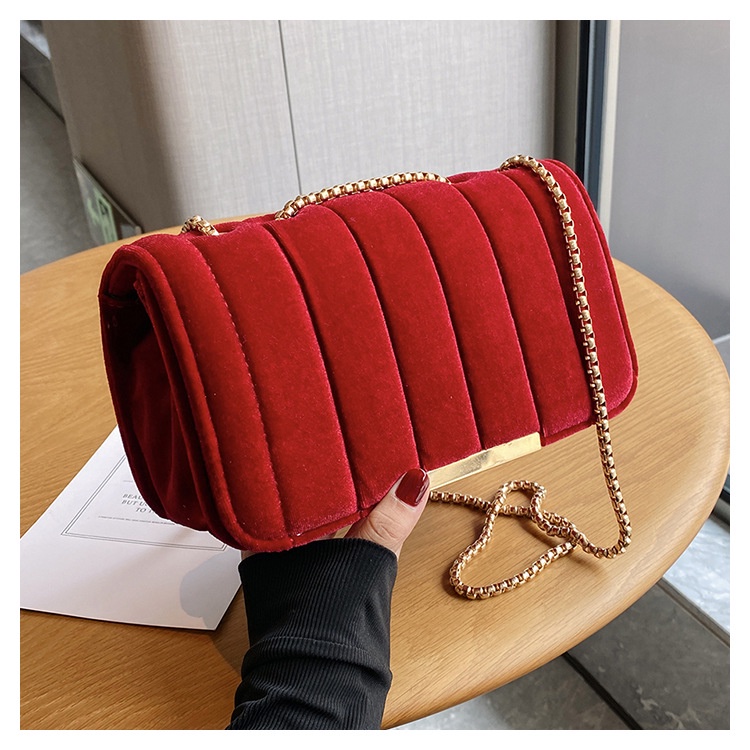 Túi Xách Đeo Vai Hình Vuông Chất Nhung Phối Dây Xích Thời Trang Mùa Thu 2022 Cho Nữ