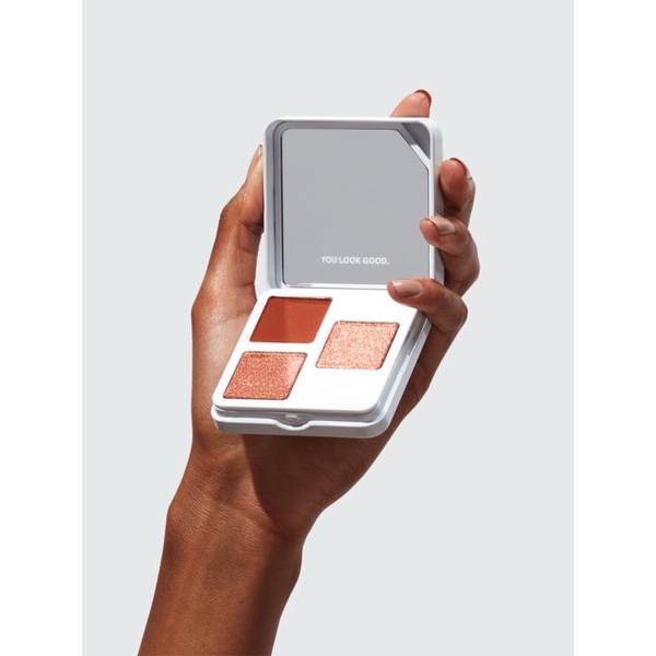 Phấn mắt Glossier Monochromes màu Almond và Teak