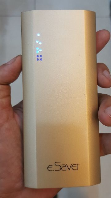 Pin sạc dự phòng Esaver Y325S 10.000 Mah hàng trưng bài chất lượng như mới giá chỉ 180k .