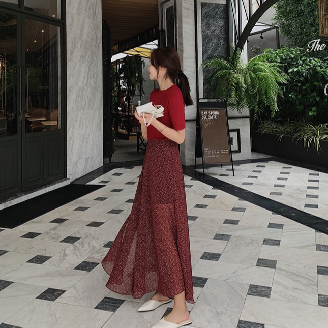 Chân váy chấm bi dáng dài nữ tính thanh lịch | BigBuy360 - bigbuy360.vn