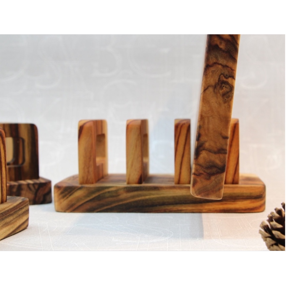 Giá kê thớt đa năng Sa Maison, chất liệu gỗ Camphor kháng khuẩn