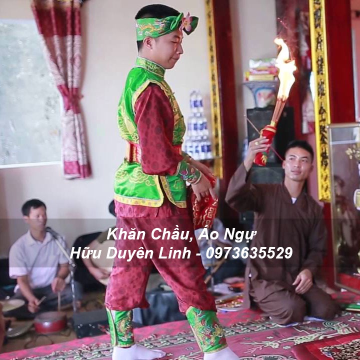 Áo hầu giá Cậu Bé bản đền, áo hầu đồng Thánh Cậu