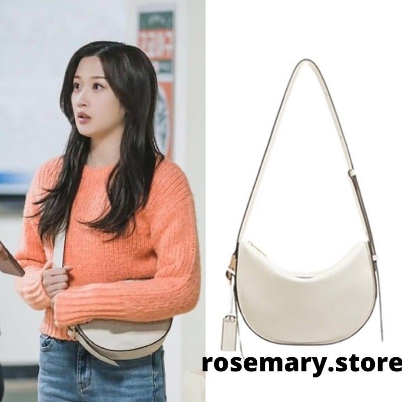 Túi đeo chéo vầng trăng Moon Ga Young trong phim True Beauty