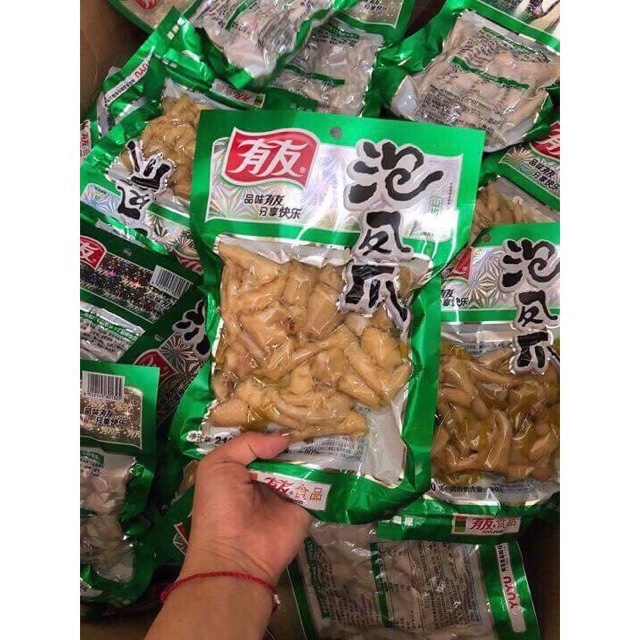 Sỉ 1 thùng chân gà Yuyu 210gr ớt xanh muối cay (35 gói)