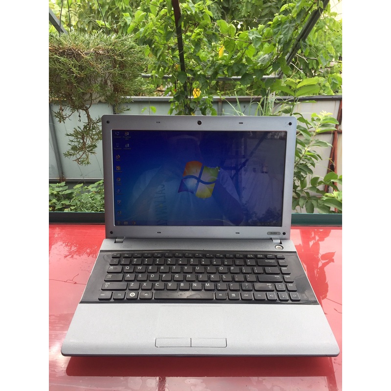 Laptop Cũ SAMSUNG RV409 Core I3-380M/ Ram 4GB/ SSD 128GB/ VGA Intel HD Graphics/ LCD 14.0" inch