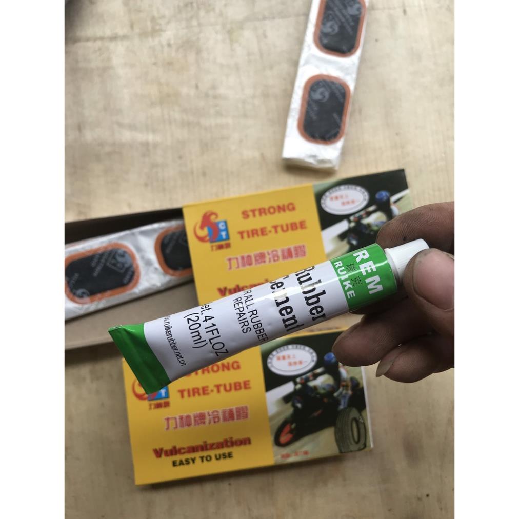 Hộp  nhựa bộ 24 miếng vá xe dạp + 1 tuýp keo dán cao su