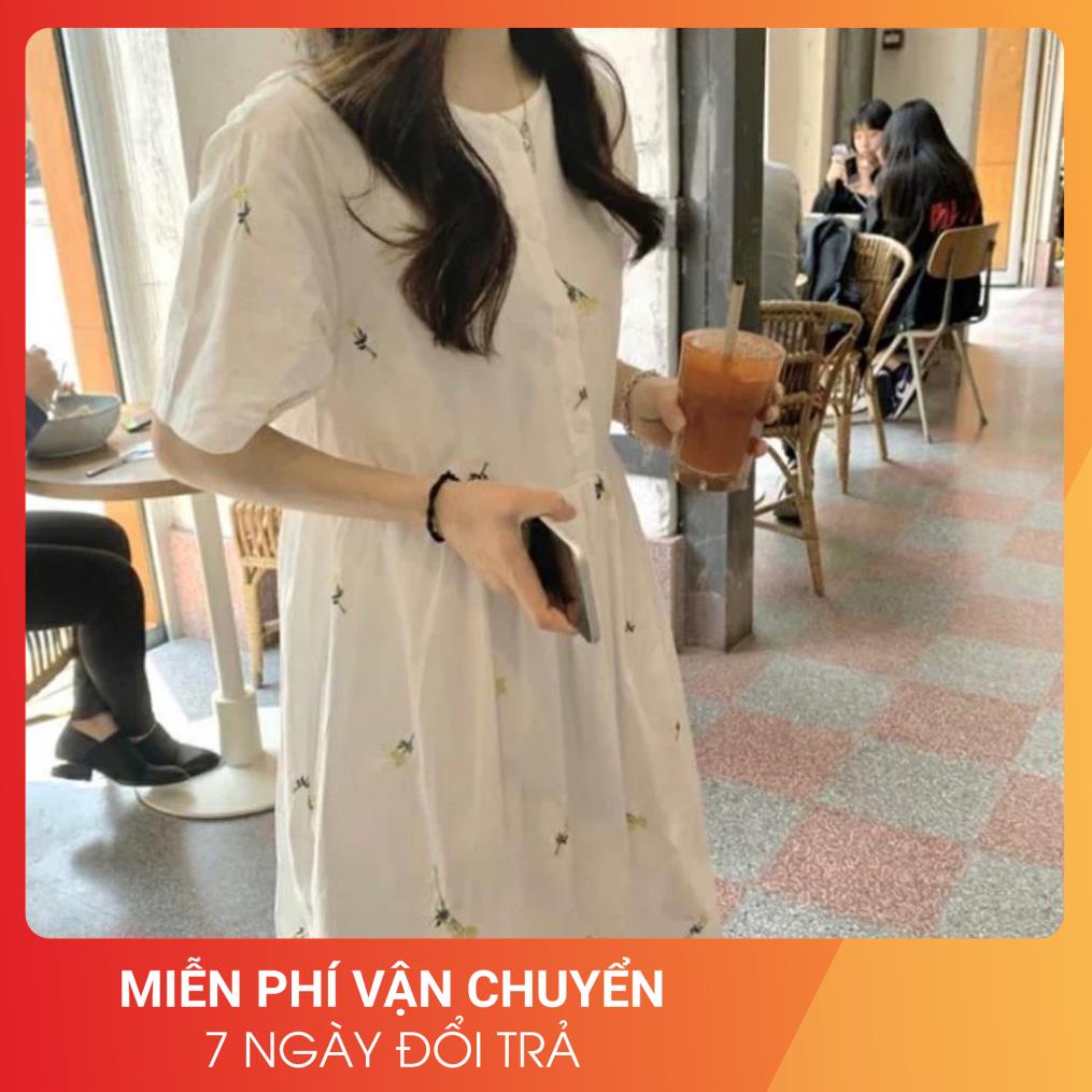 Đầm Cúc Dọc Hoa Nhí Tay Lỡ 24AP Nữ [FREESHIP] 🌸 Váy trắng form suông rộng bánh bèo tiểu thư phối cổ thuyền Ulzzang 🌸 | BigBuy360 - bigbuy360.vn