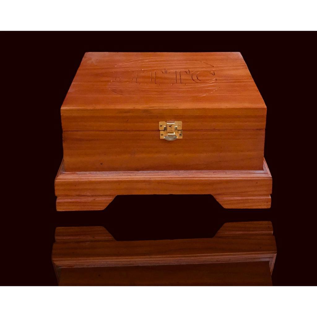 Hộp Đèn Đá Muối Himalaya Mặt Cong Massage