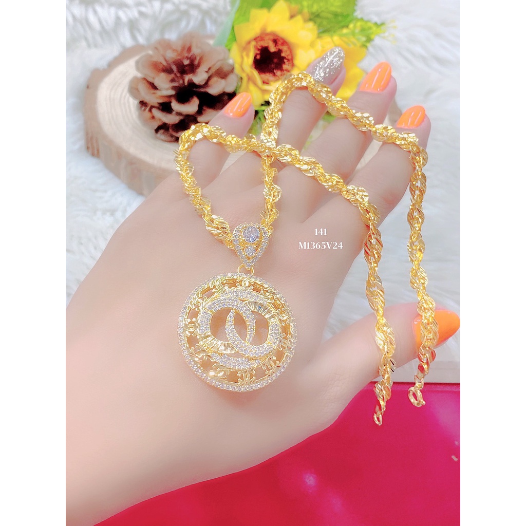 Mặt dây chuyền nữ UHA mạ vàng 18K kiểu dáng sang trọng M1365