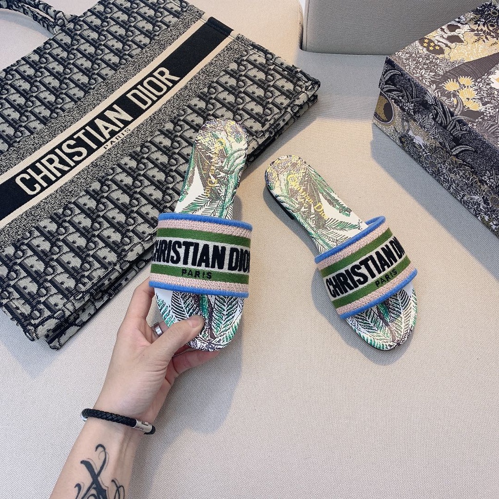 2022 Sandal Nữ Da Tổng Hợp Đế Phẳng Họa Tiết Mới