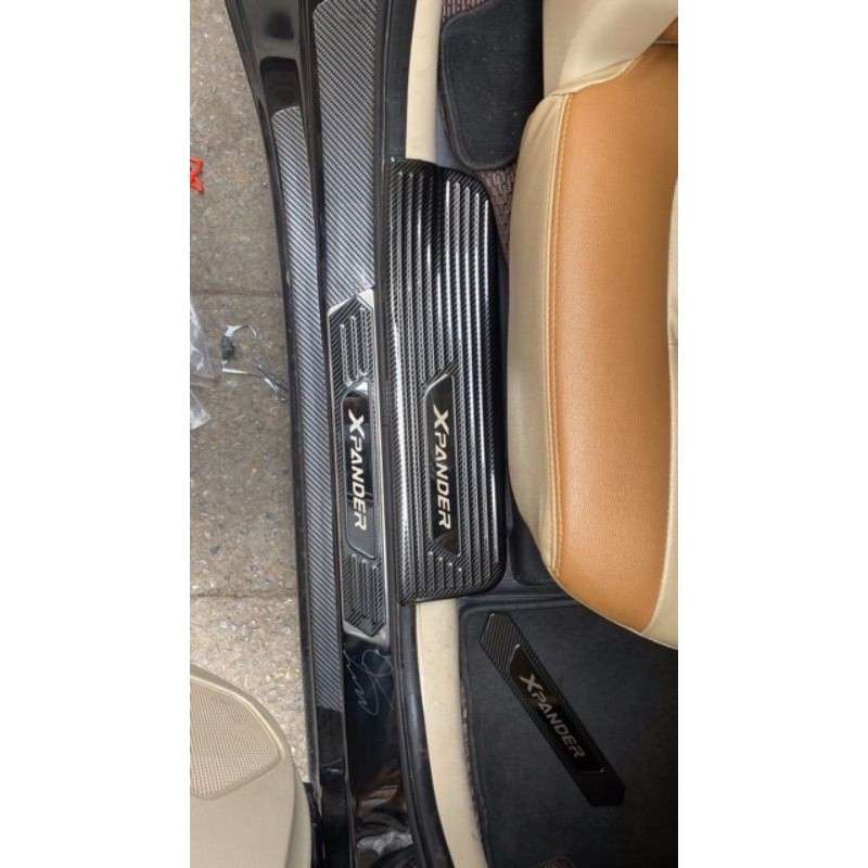 Bộ ốp bậc cửa xe Mitsubishi Xpander 2018+ Cacbon cao cấp