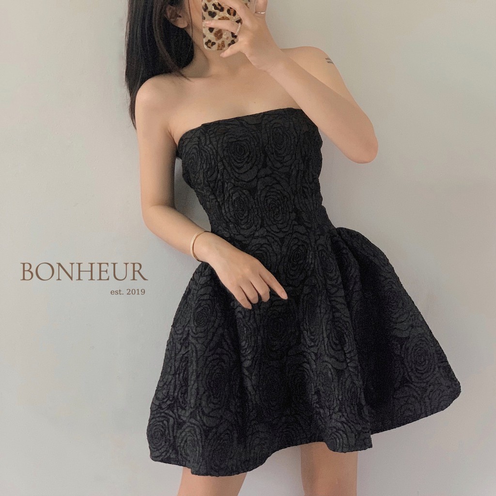 Váy cúp ngực đầm dáng xòe tiểu thư chất xốp hoa hồng nổi kiểu công chúa bồng bềnh Rosie Dress | BigBuy360 - bigbuy360.vn