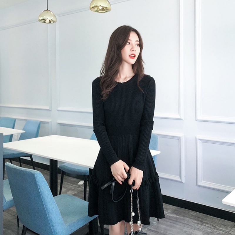 Váy len xòe phối bèo