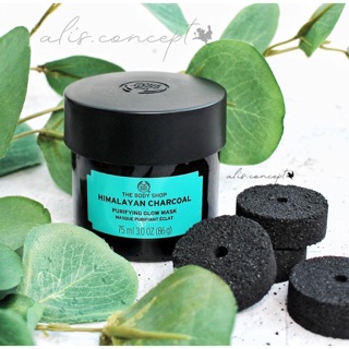 Mặt nạ Himalayan Charcoal Purifying Glow Mask của The Body Shop