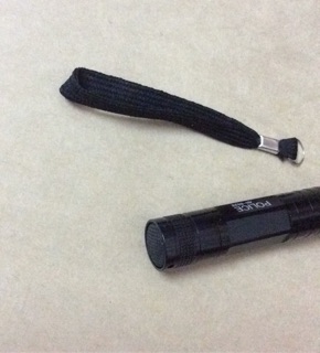 Đèn pin chiếu sáng 128-004 (đen)