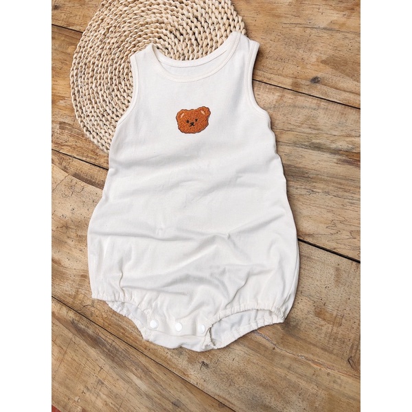 Body 2 dây ,body sát nách chất liệu cotton  hình gấu thêu màu trắng kem  cho bé