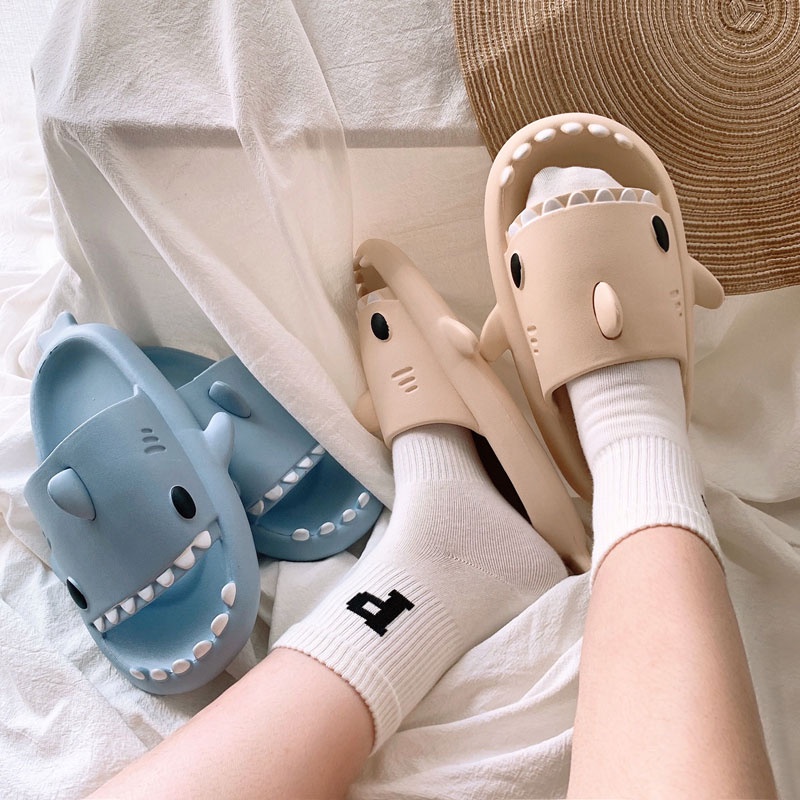 Dép Đi Trong Nhà Đế Mềm Chống Trượt Hình Cá Mập