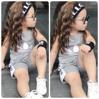Bộ adidas xẻ vạt cá tính cho bé