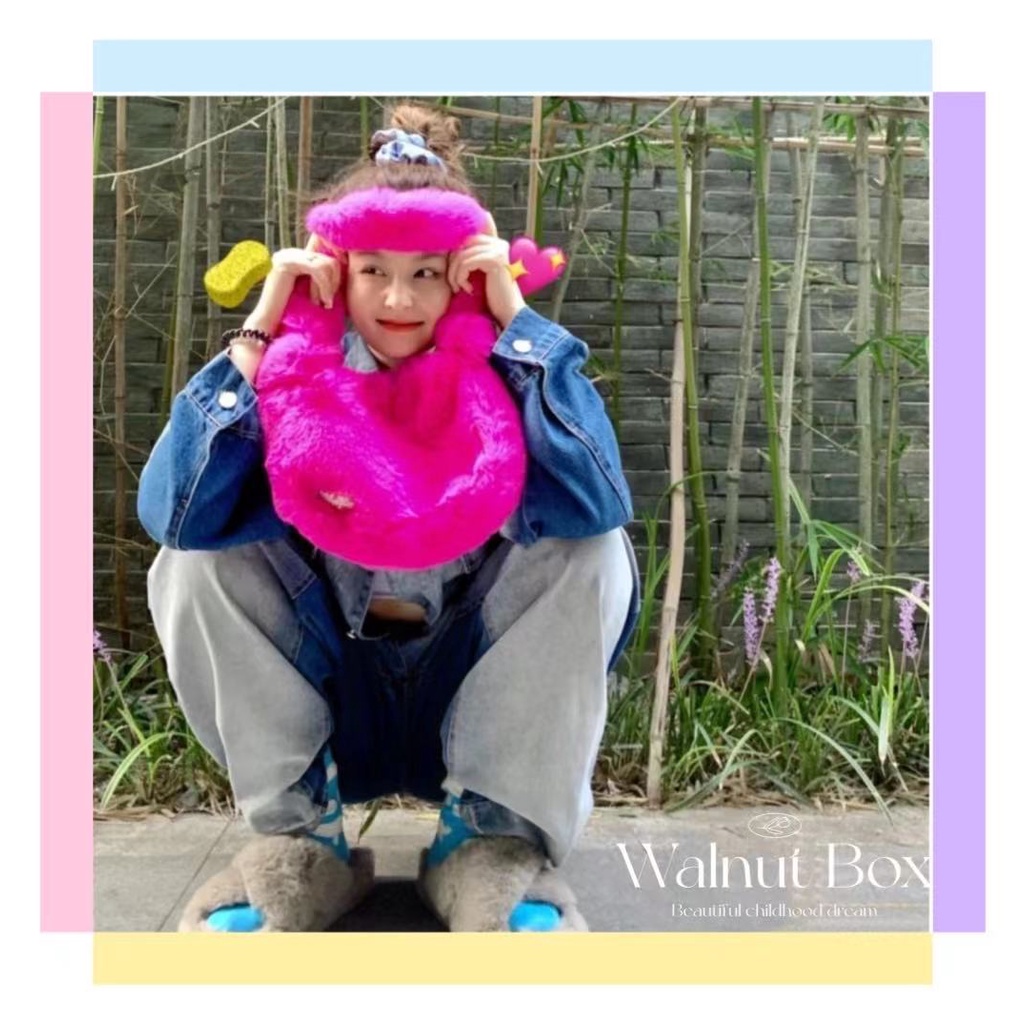 Túi đeo vai phối lông thỏ thiết kế xinh xắn y2k