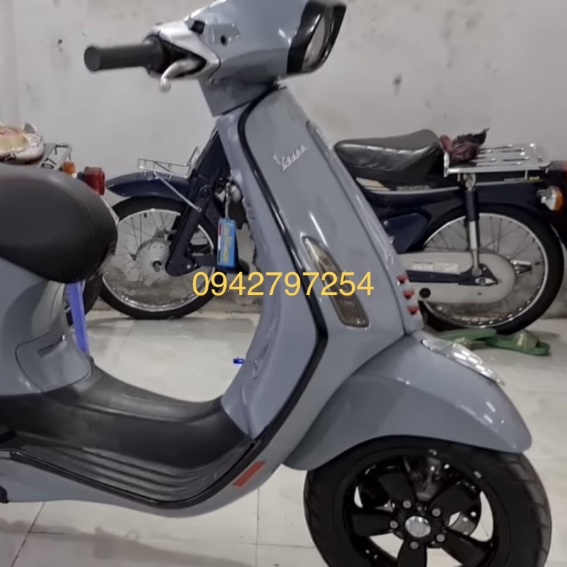 Sơn xe máy Vespa màu Xi măng P081-1K Ultra Motorcycle Colors