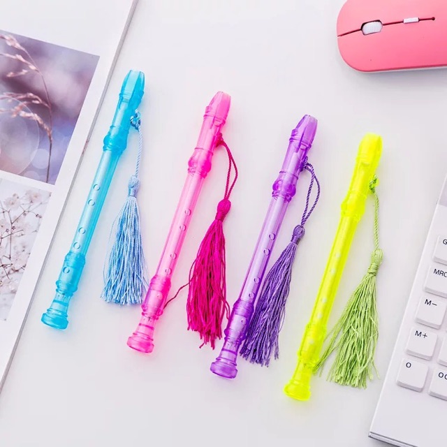 Bút bi nước sáo tua rua