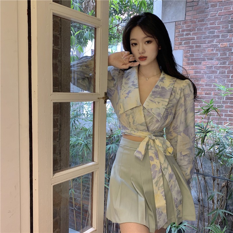 Set áo cổ sơ mi loang hoa thắt eo croptop + chân váy tennis xanh pastel hot
