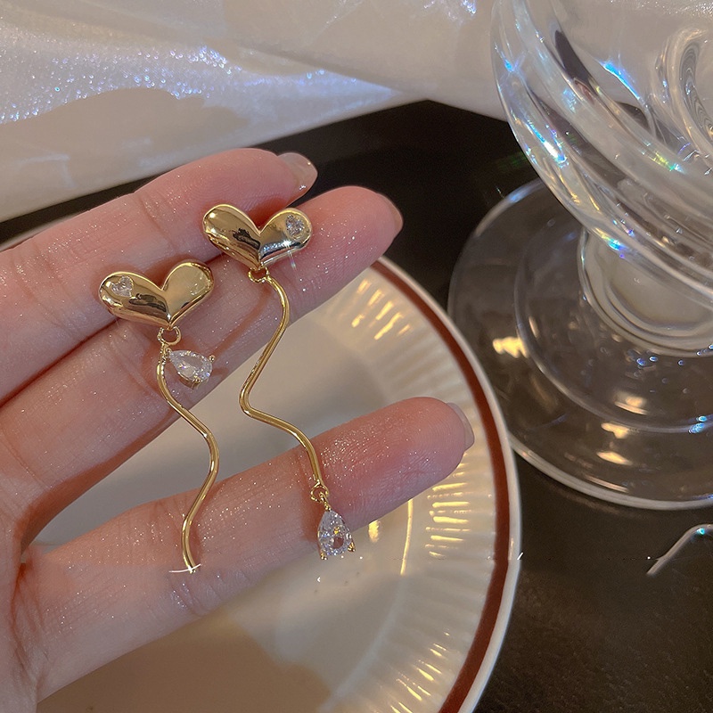 Khuyên Tai Hình Trái Tim Đính Đá Phong Cách Ngọt Ngào Thanh Lịch Cho Nữ