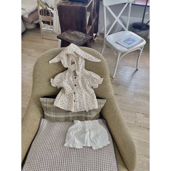 Áo tai thỏ + quần xô muslin dây ren em bé gái Nanci room